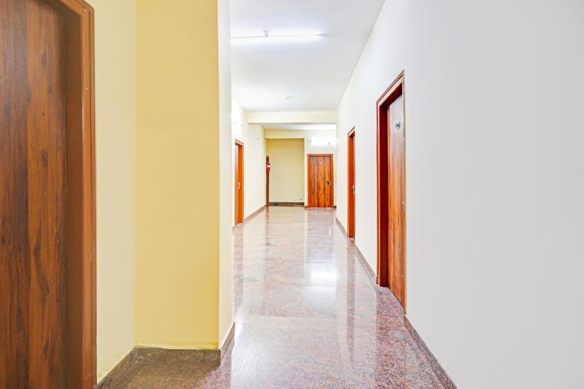 Super Hotel O Srigandhakavalu Formerly Chamundeshwari Lodging Jālahalli 外观 照片
