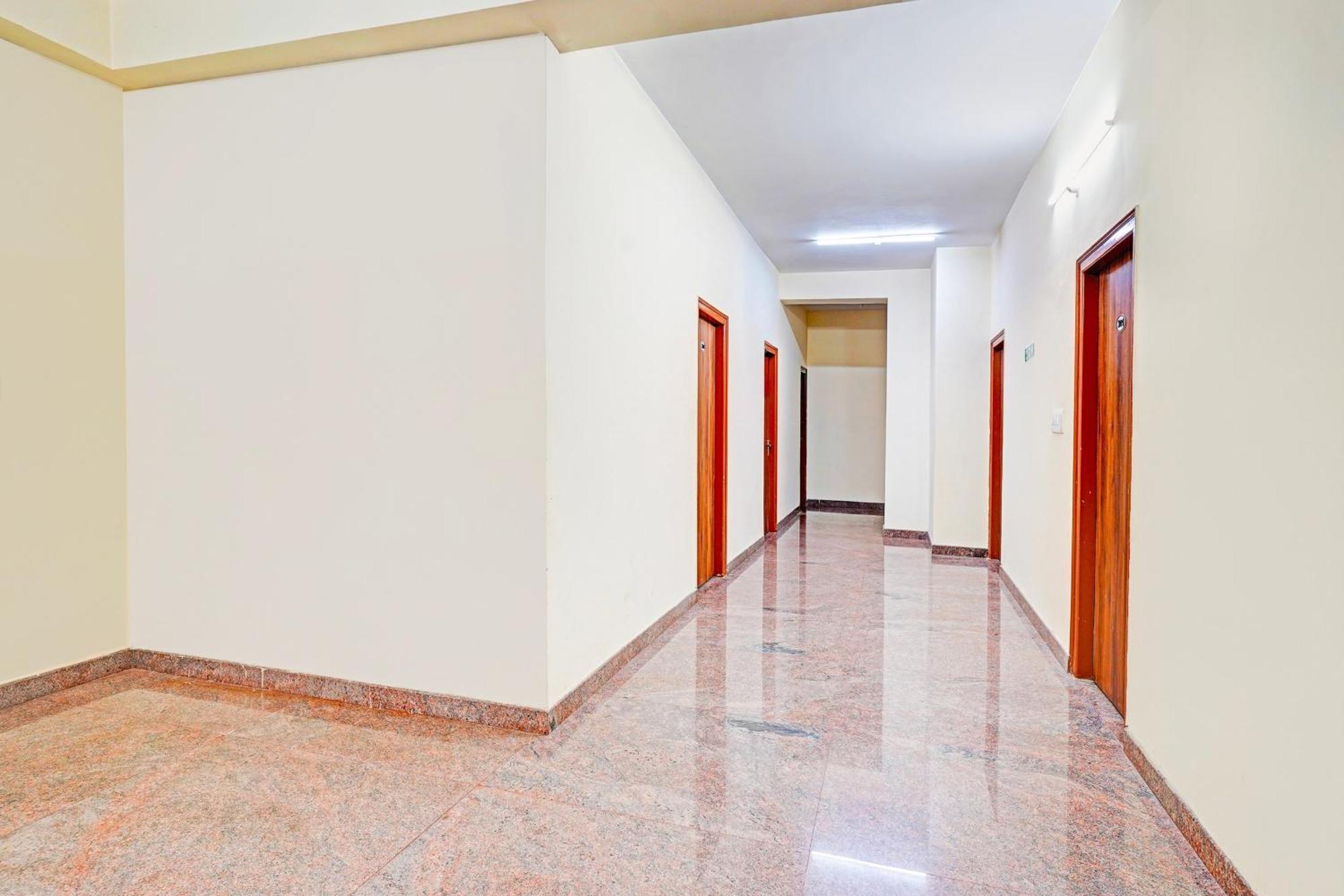 Super Hotel O Srigandhakavalu Formerly Chamundeshwari Lodging Jālahalli 外观 照片