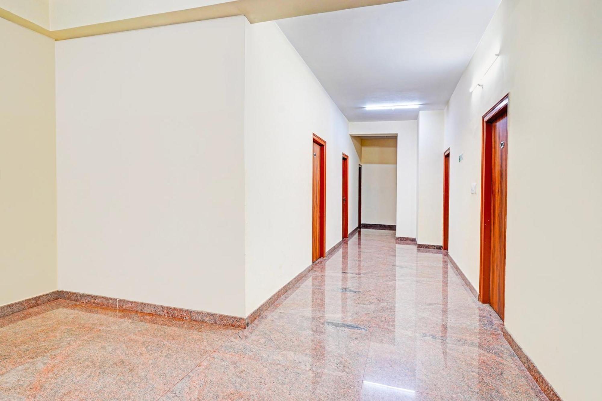 Super Hotel O Srigandhakavalu Formerly Chamundeshwari Lodging Jālahalli 外观 照片